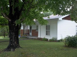 13 Thomas St, Pikeville, TN 37367