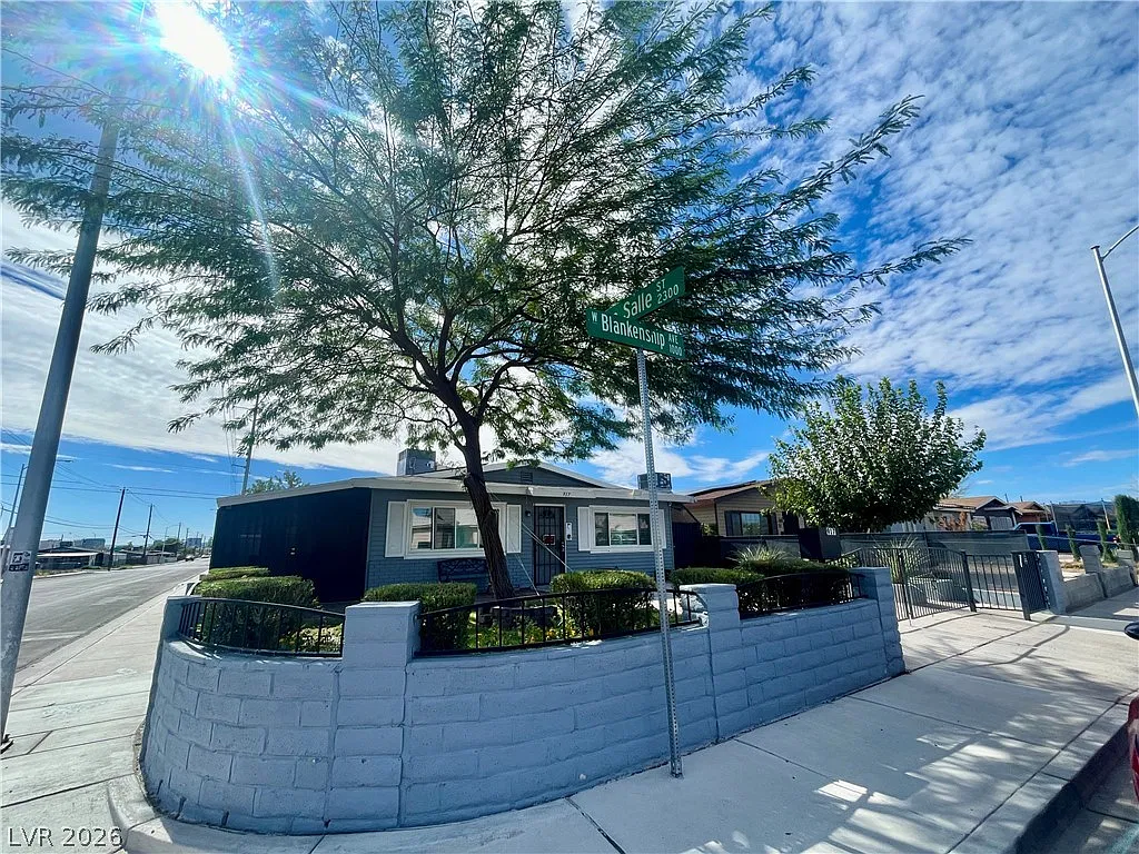 3 bed, 1200 sqft, $2,191 — Photo 4