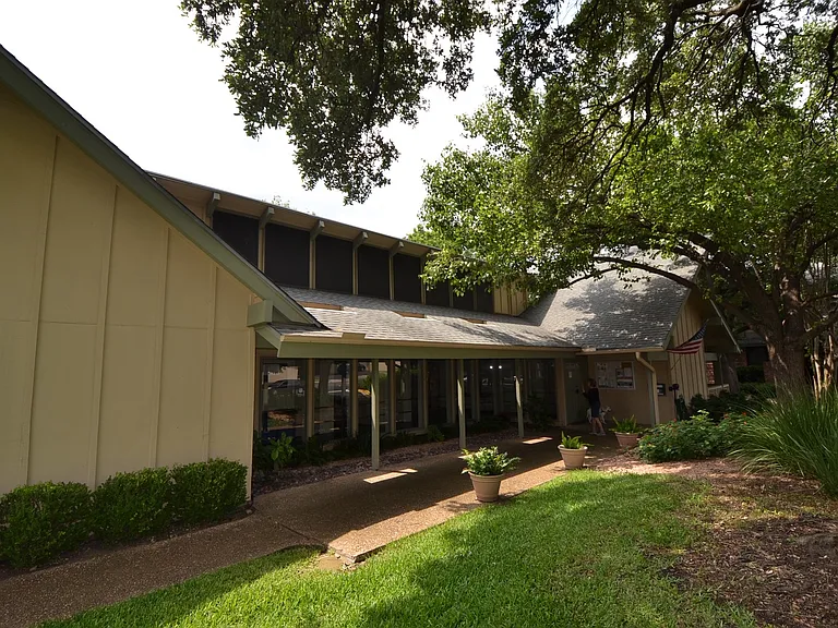 900 W Village Ln — Photo 29