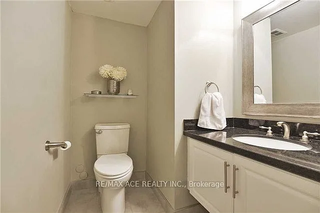 2261 Lake Shore Blvd W #301 — Photo 15