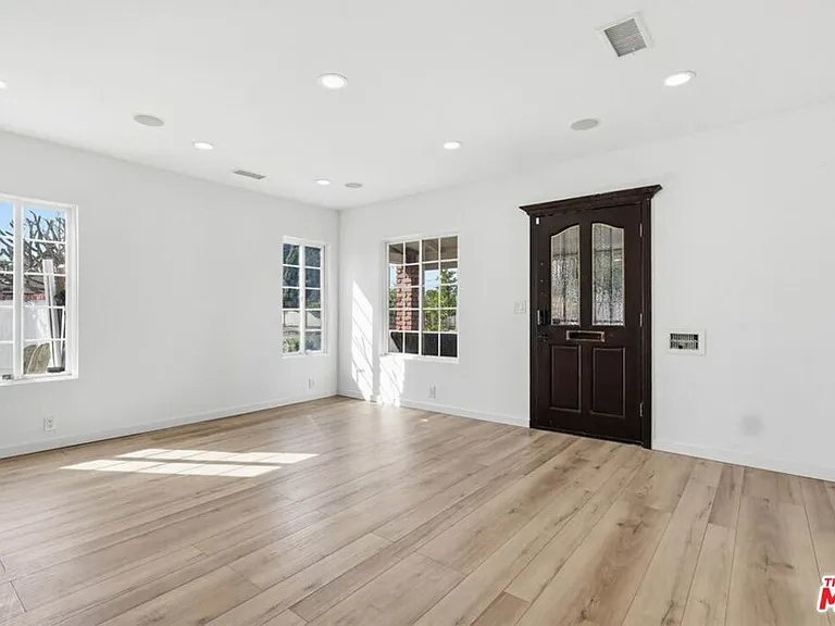 2200 Easy Ave — Photo 9