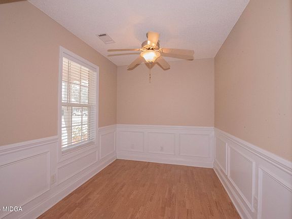 4th image of 303 Vanessa Dr