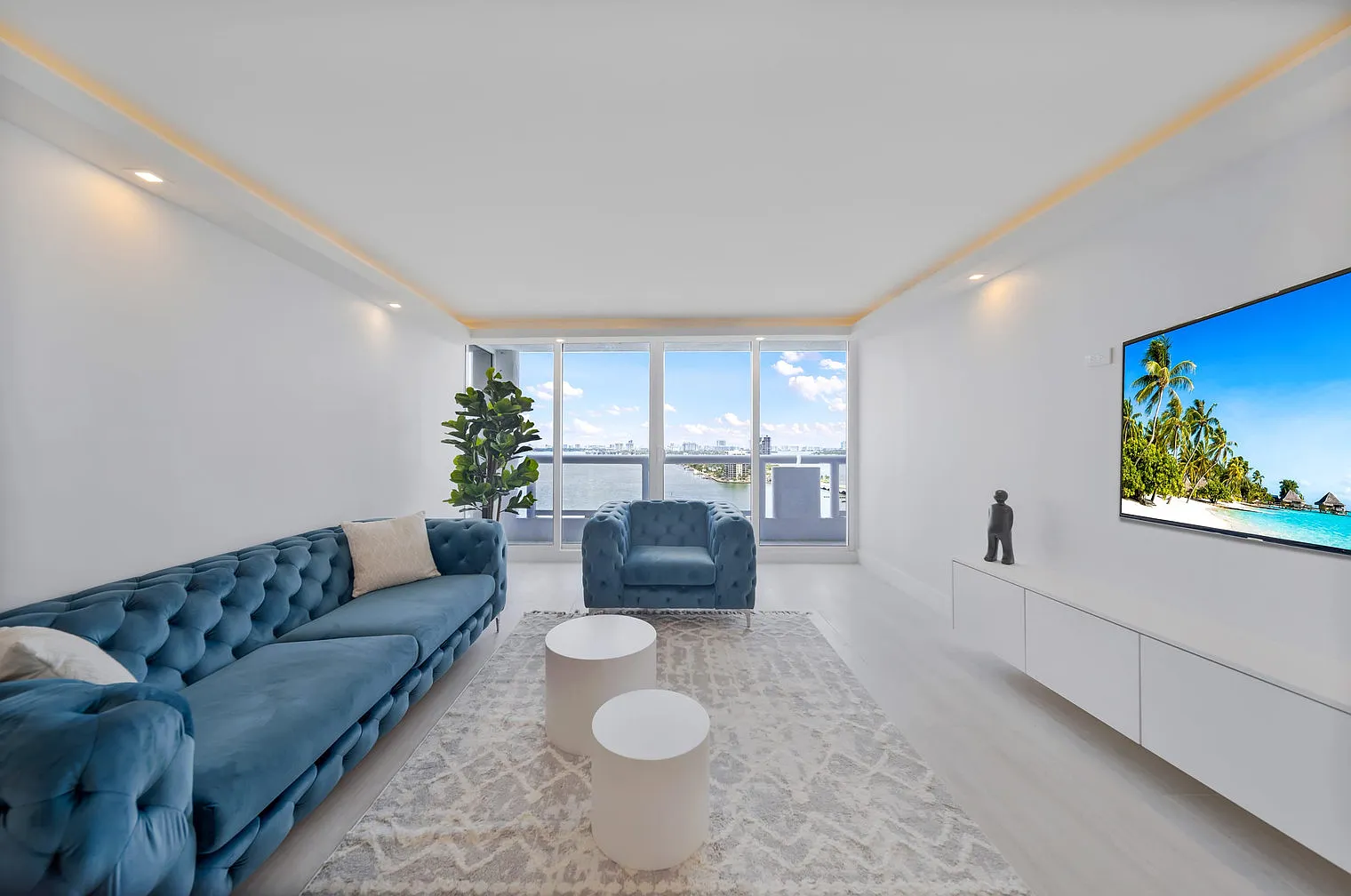 3 bed, 2.0 bath, 1732 sqft, $8,468 — Photo 1