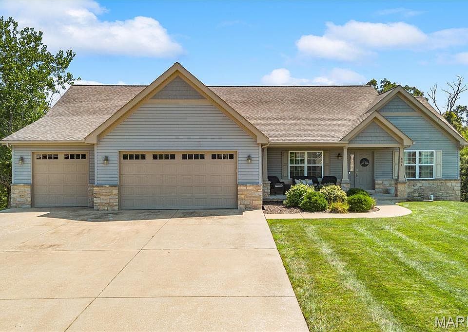 1st image of 804 Autumn Rise Ln