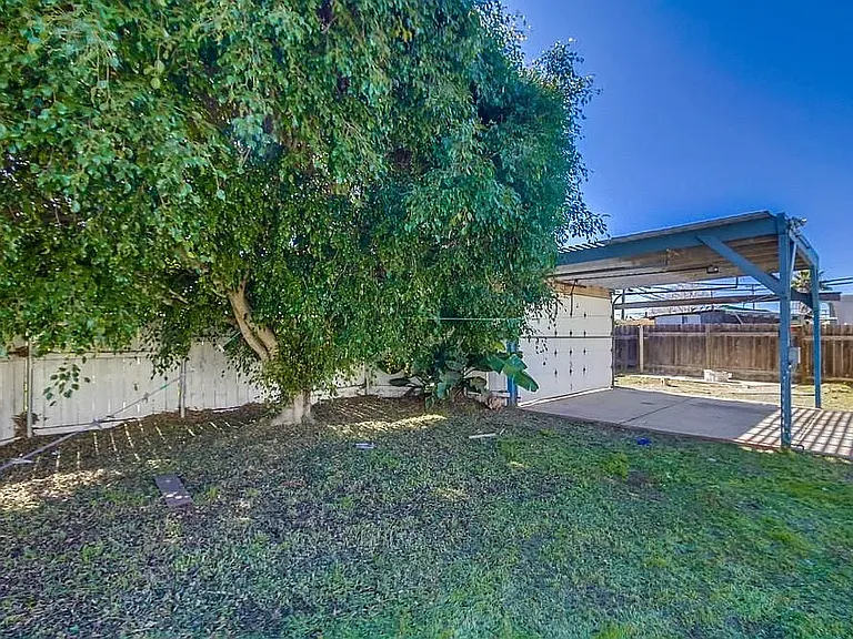 891 Elm Ave — Photo 41