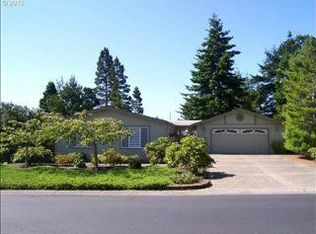 617 38th Pl, Florence, OR 97439