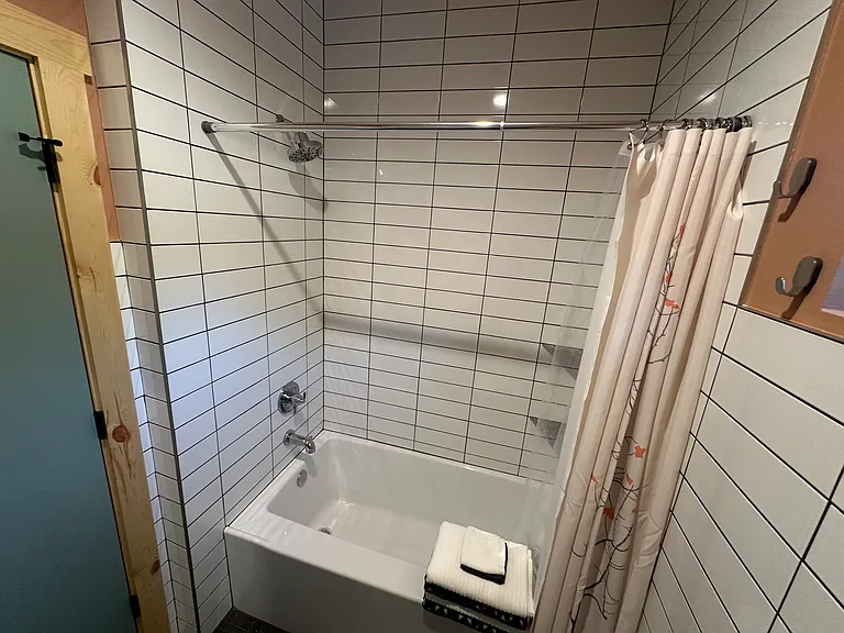 Tub/Shower combo