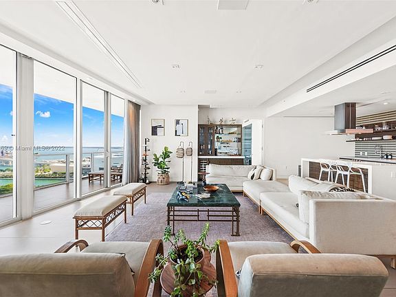 2nd image of 1100 Biscayne Blvd Unit 2202
