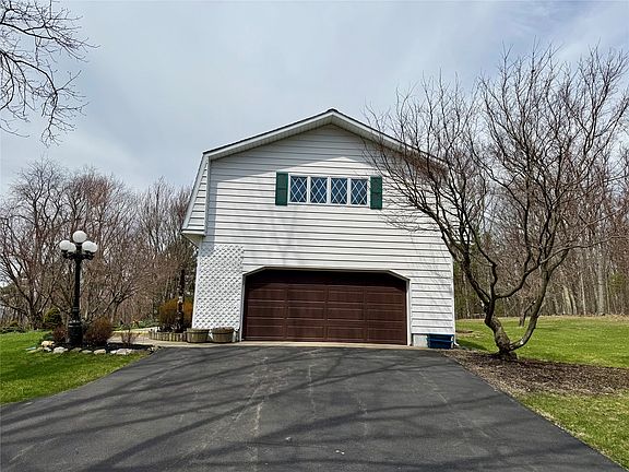 3rd image of 68 Andrews Rd