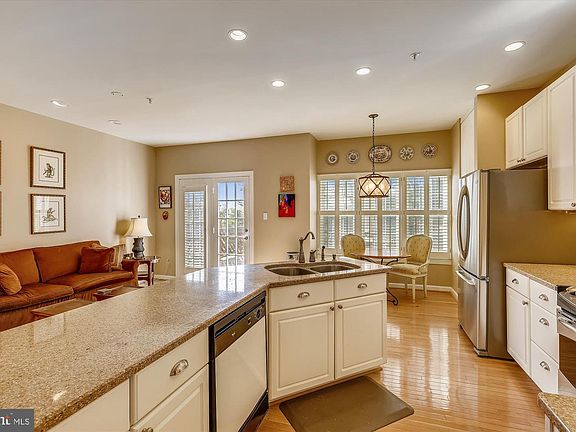 5th image of 13730 Valley Oak Cir