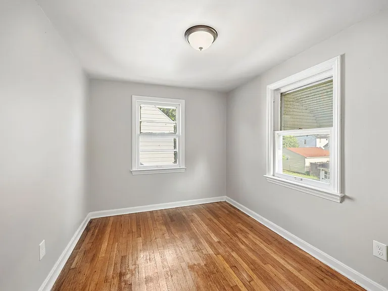 26900 Forestview Ave — Photo 19