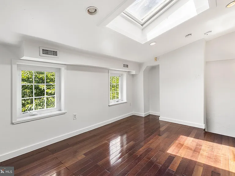 9 Bristow Pl — Photo 19