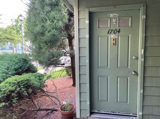 1704 Woodbridge Comns Way, Iselin, NJ 08830