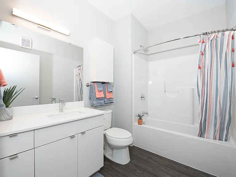 Luna Apartments — Photo 34