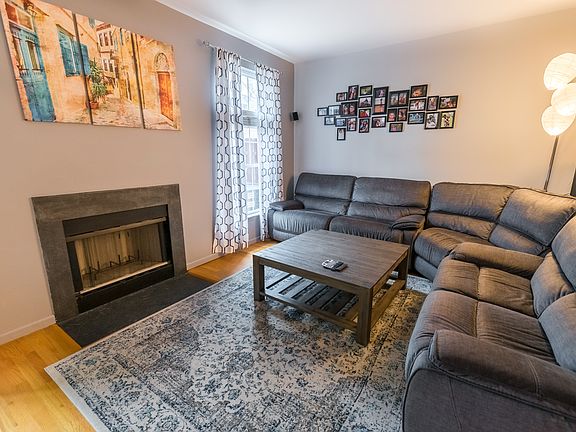 Fire Place in Livingroom