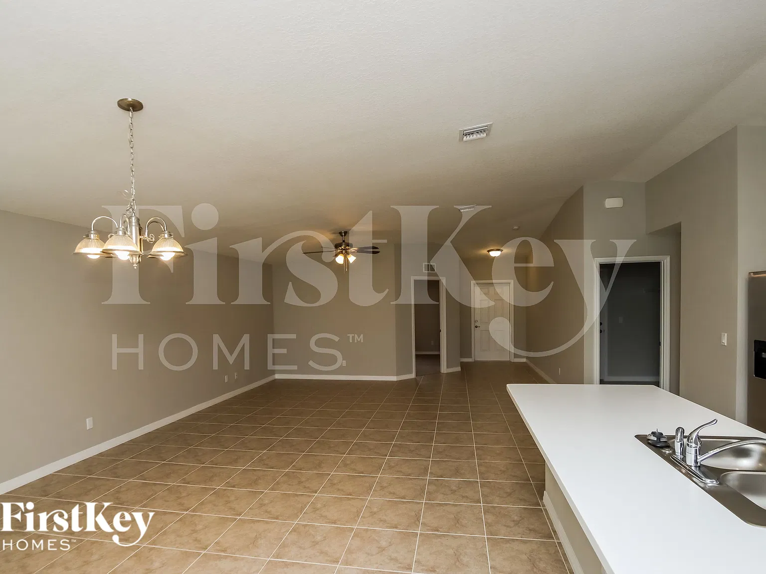 4 bed, 2.0 bath, 1833 sqft, $1,950 — Photo 4