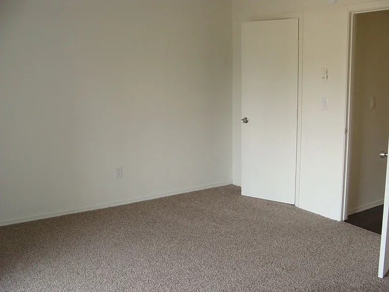 520 NE 108th Ave — Photo 10