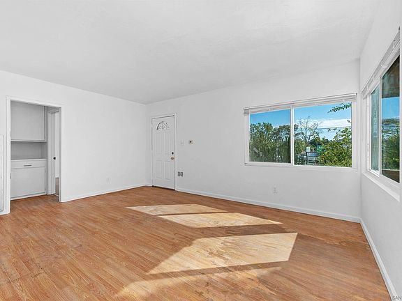 5th image of 2720 Olive St