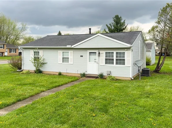 9841 Green Dr, Windham, OH 44288