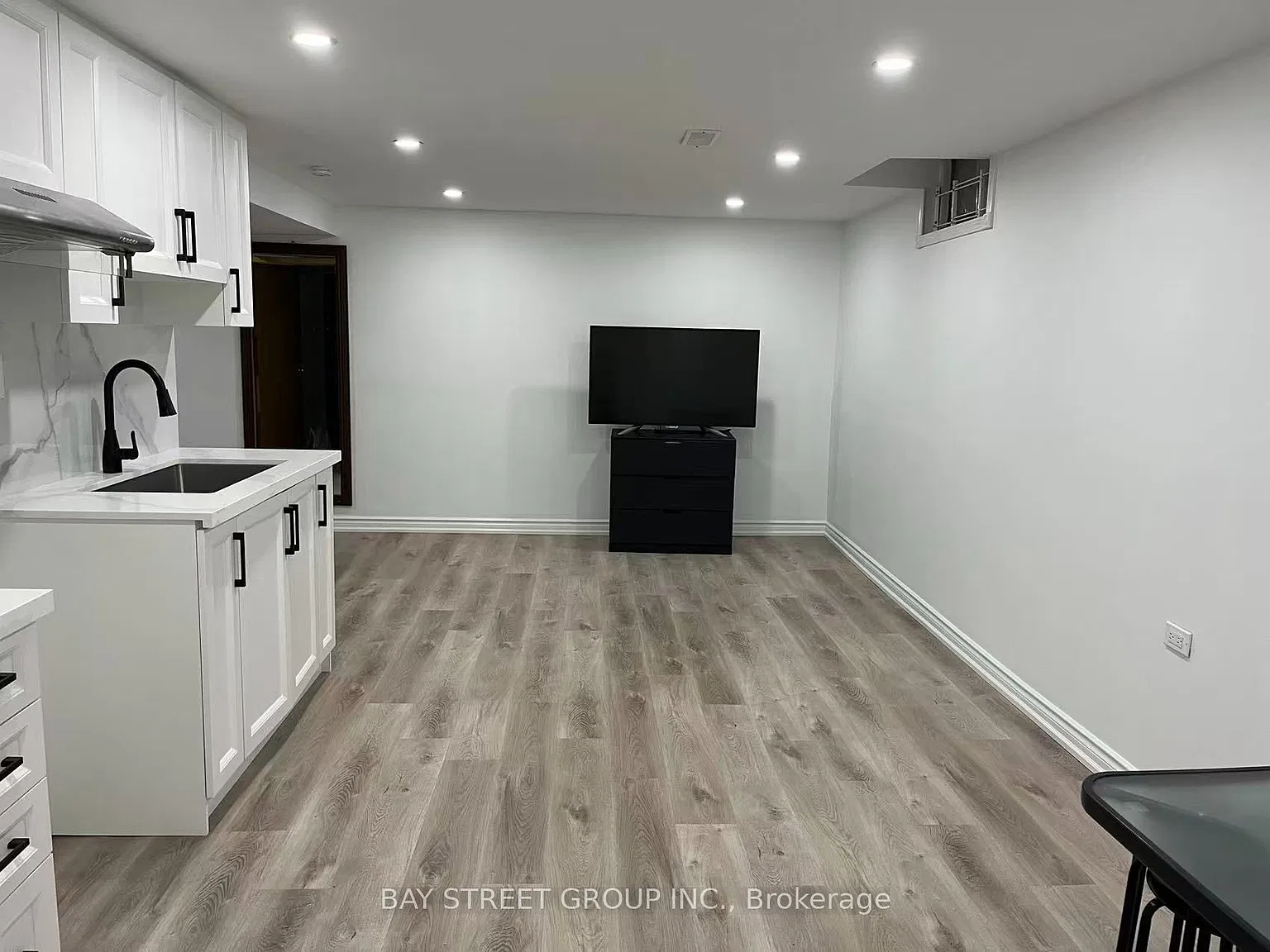 2 bed, $1,300 — Photo 2