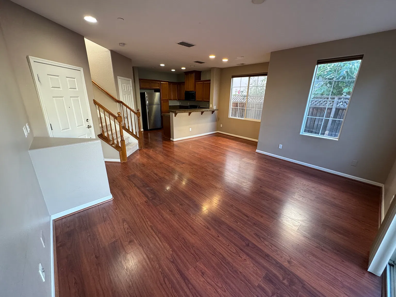 3 bed, 2.5 bath, 1337 sqft, $2,700 — Photo 4