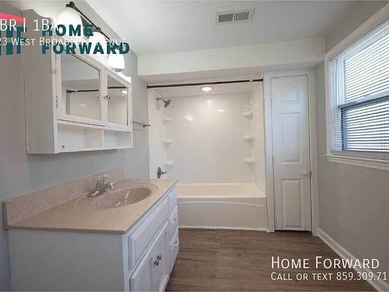 223 W Broadway Ave — Photo 5
