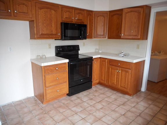 4th image of 1314 Stanley Dr