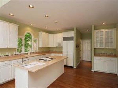 3rd image of 7772 Oyster Bay Ln