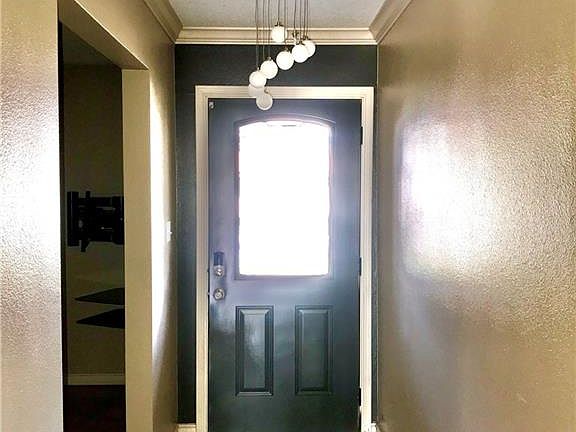 3rd image of 1419 Primrose Ave