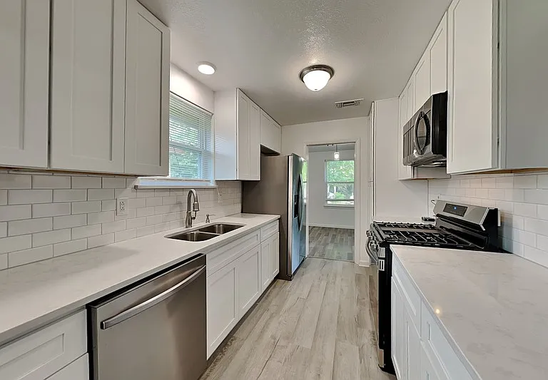 7624 Oak Garden Trl — Photo 5
