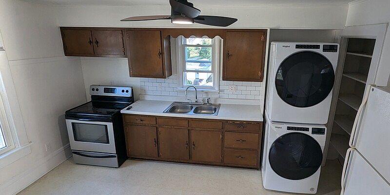 1st image of 726 & 726-1/2 Speer St #2