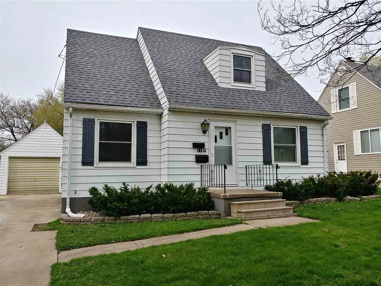 1161 Cornwall Ave photo 1