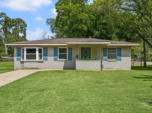 2439 S Austin Ave, Pearland, TX 77581