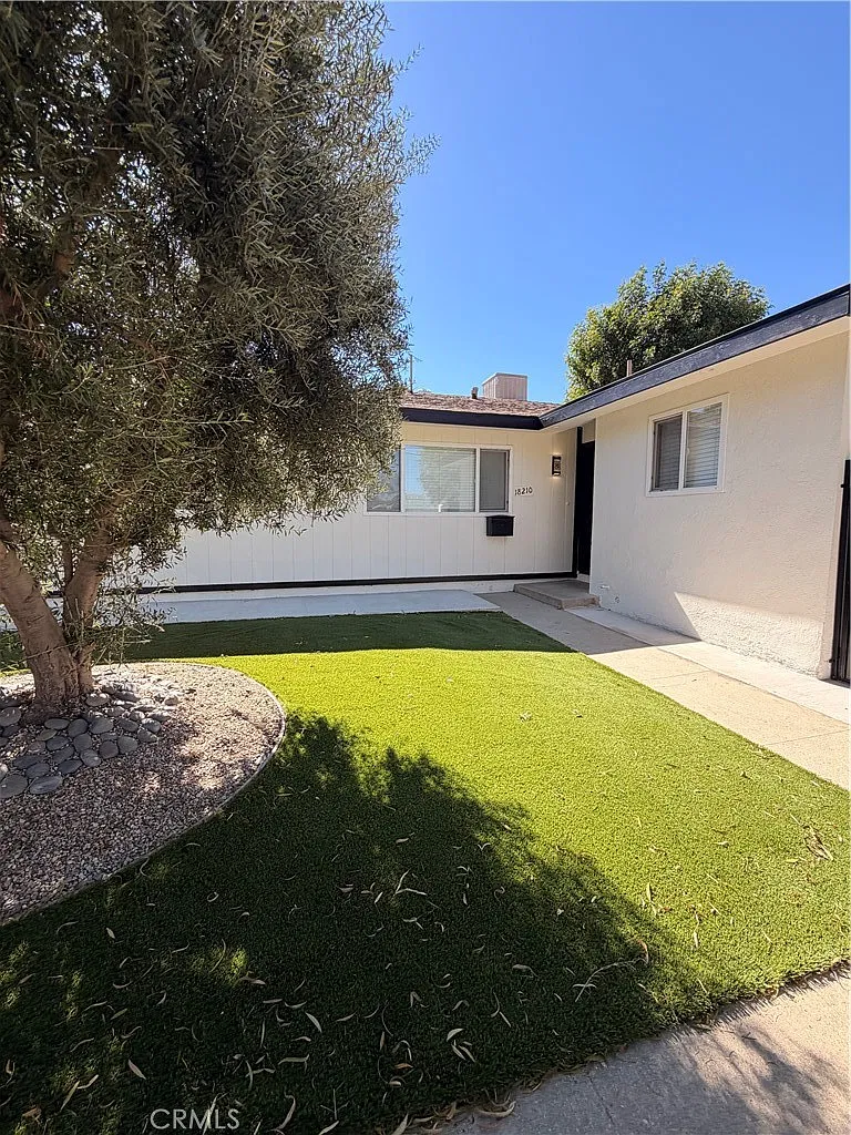 3 bed, 1200 sqft, $4,000 — Photo 1