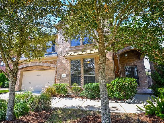 3rd image of 24606 Fremont Manor Ln