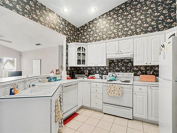 4th image of 1670 E Spring Ridge Cir