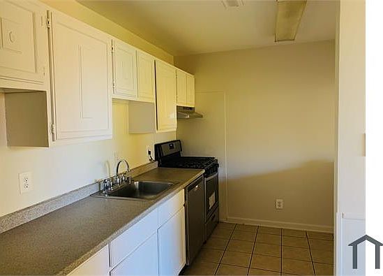 4th image of 515 N Armistead St APT 302