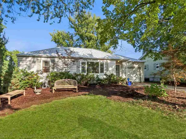 705 9th Ave, Coralville, IA 52241