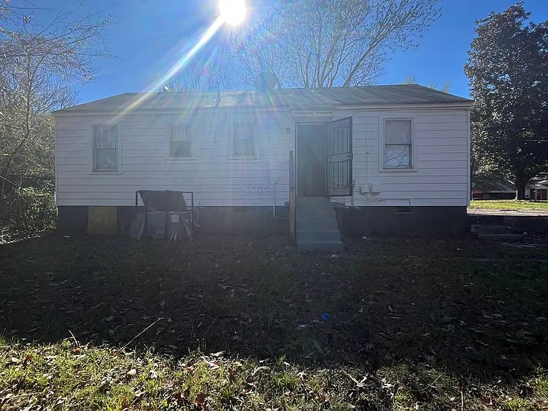 2206 Hillside Ave — Photo 13