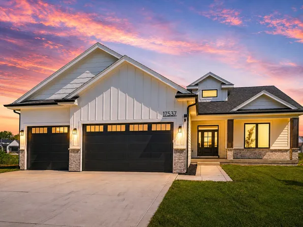 17537 Northview Dr, Urbandale, IA 50263