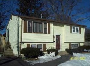 77 Winston Ave, Warwick, RI 02886