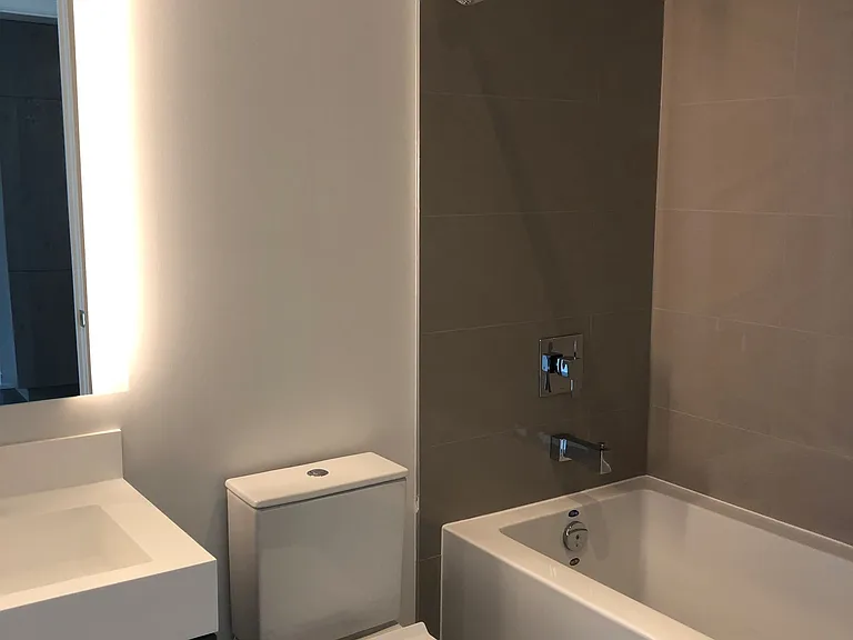 1 Yorkville Ave #2201 — Photo 9