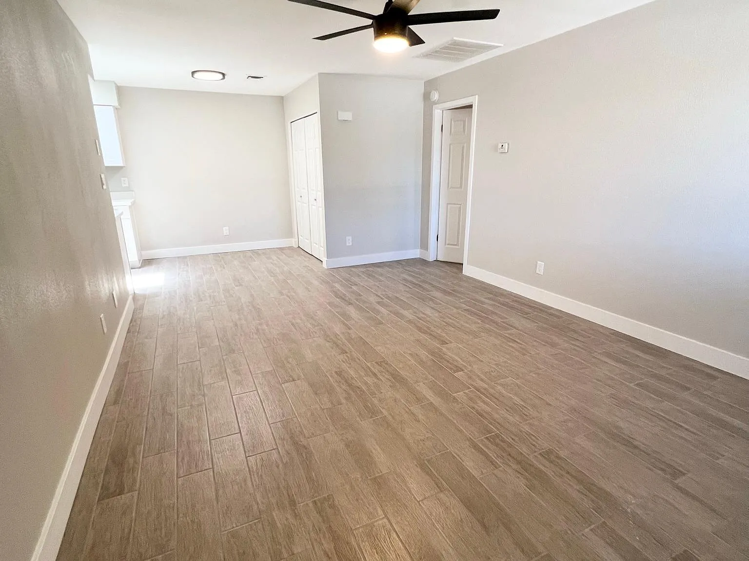 20420 N 6th Dr — Photo 3