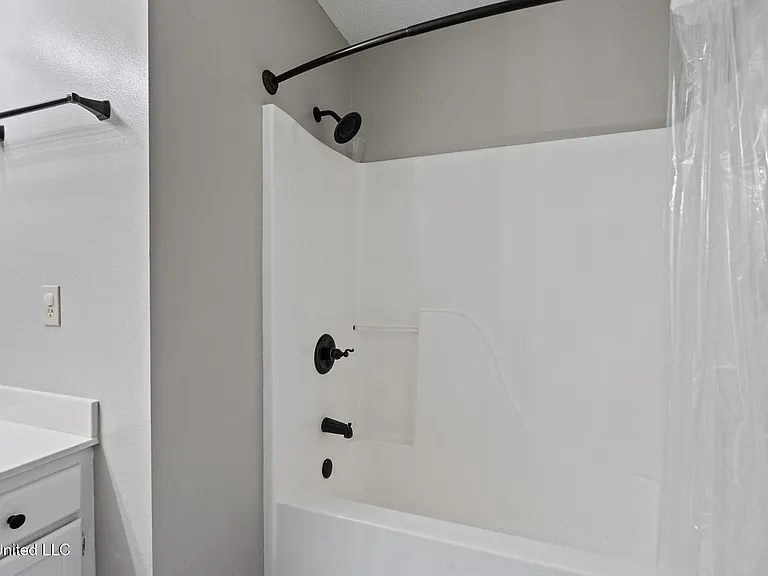 508 Woodward Dr — Photo 8