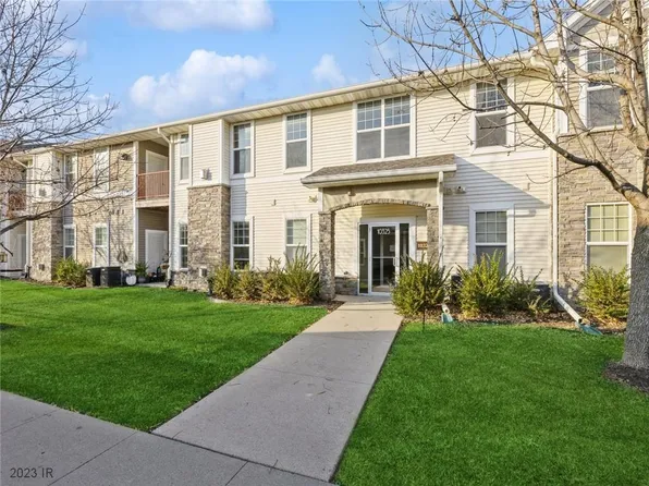 10325 Providence Dr Unit 206, Johnston, IA 50131