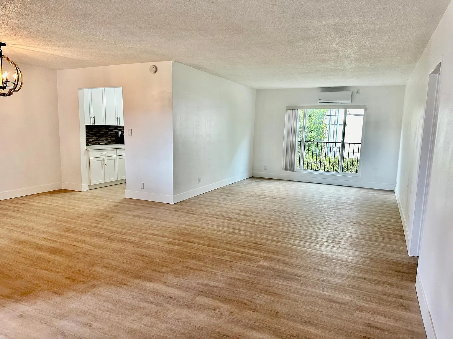 2 bed, $2,500 — Photo 3