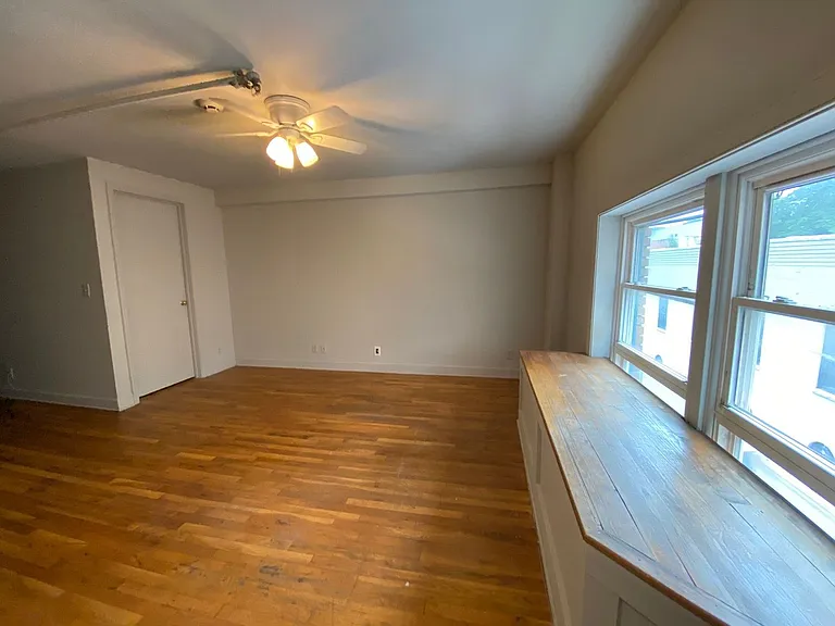 Welcome to 400 East Clayton Street! — Photo 44