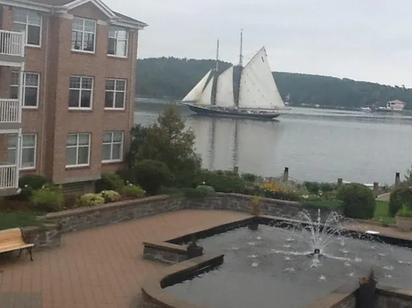 50 Waterfront Dr #202, Bedford, NS B4A 4H3
