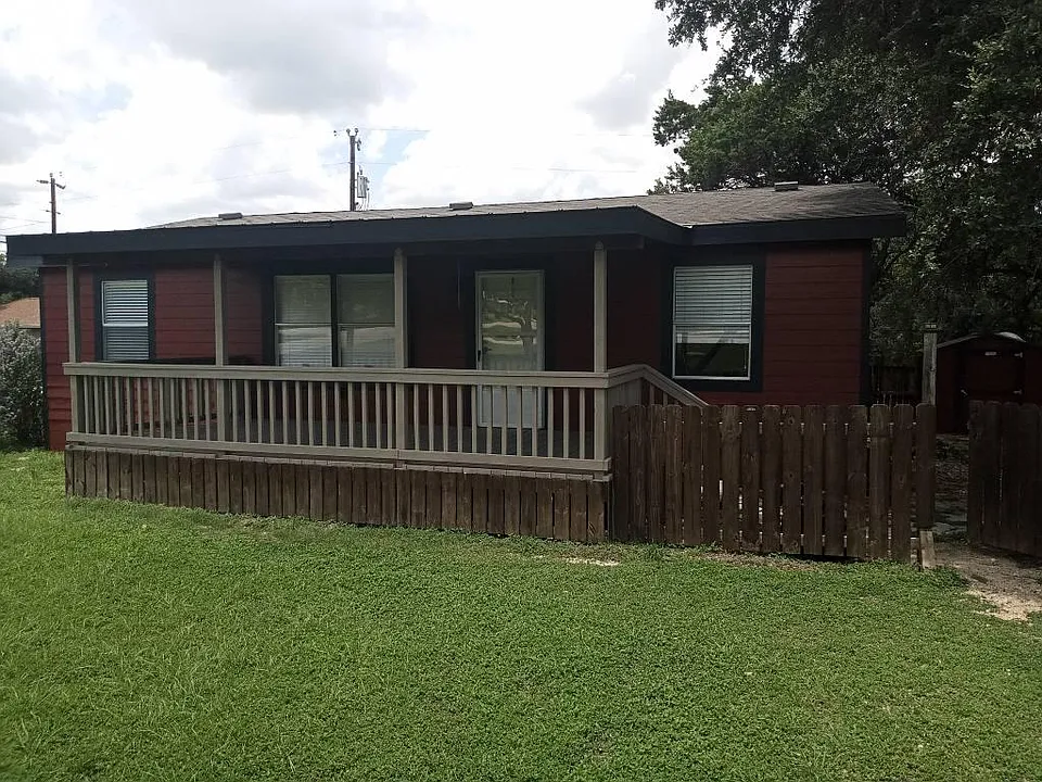 313 Creekside Dr
