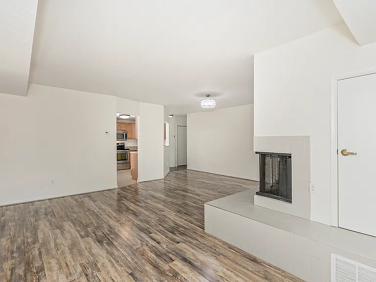 26101 Village Ln #107 — Photo 18